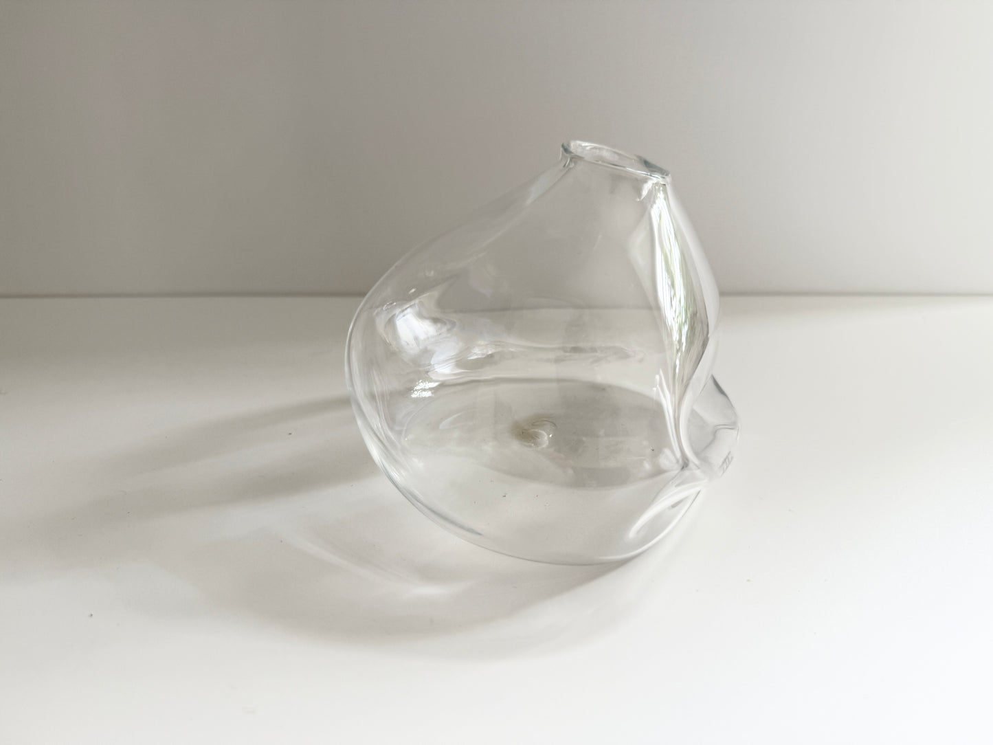 Minako Aiba(饗庭三七子)Artisanal Glass Flower Vase