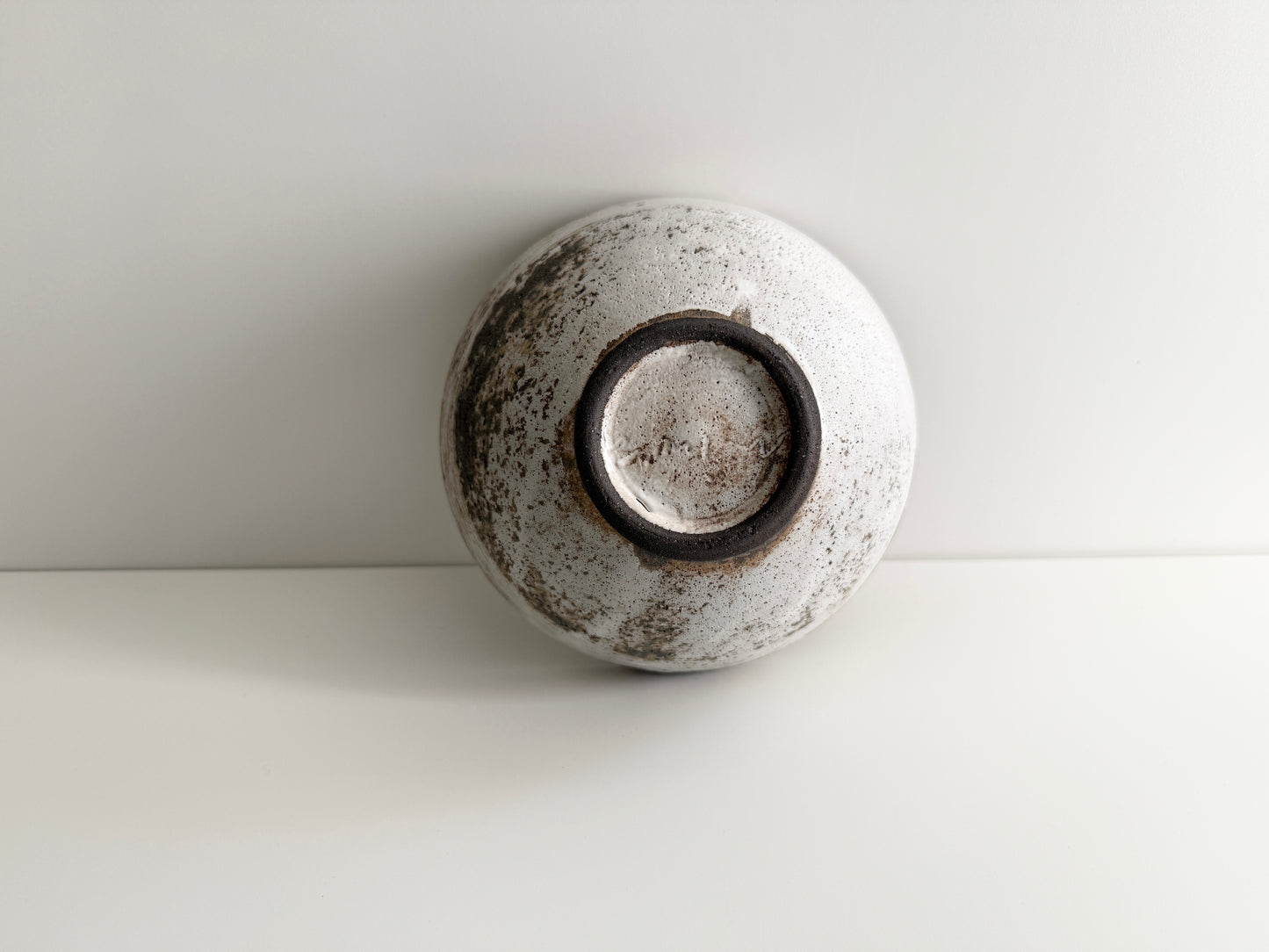 Minoru Haga (芳賀稔) Artisanal Ceramic Bowl