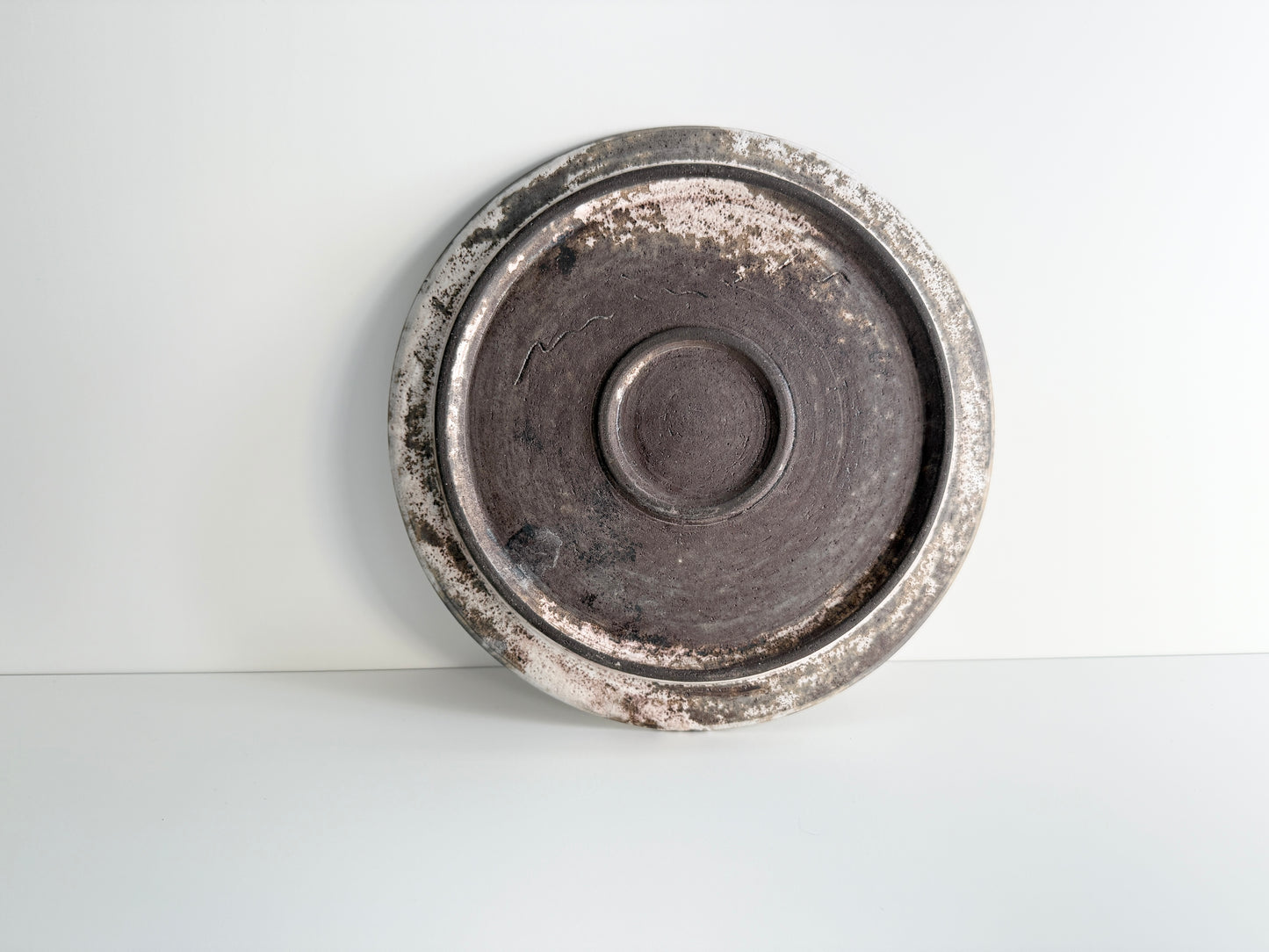 Minoru Haga (芳賀稔) Artisanal Ceramic Plate