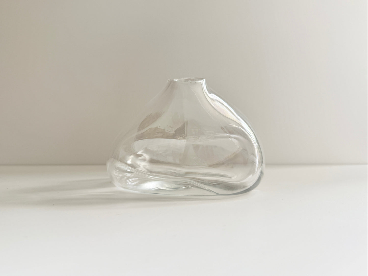 Minako Aiba(饗庭三七子)Artisanal Glass Flower Vase