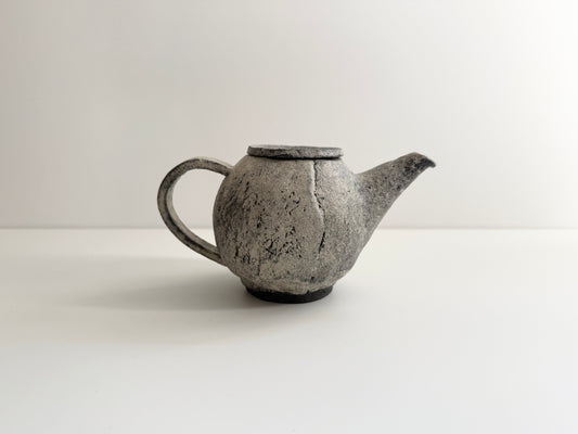 Taeko Kajihara (梶原妙子) Teapot- bluish tone