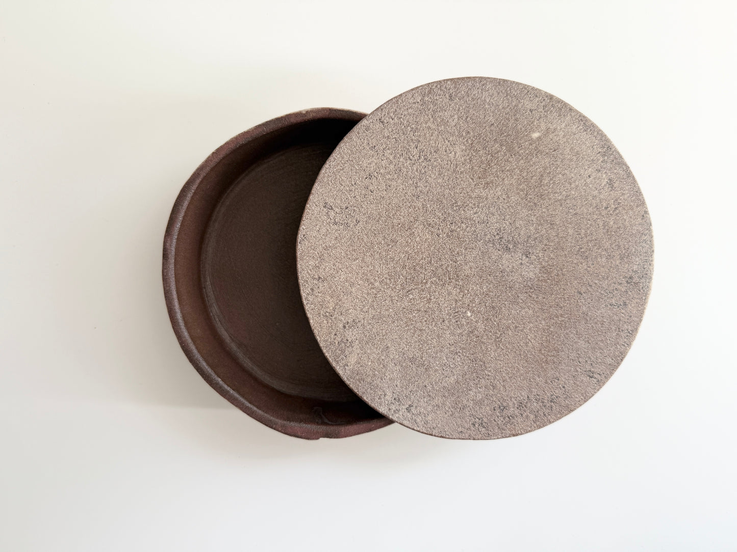 Taeko Kajihara (梶原妙子) Handmade Lidded Vessel