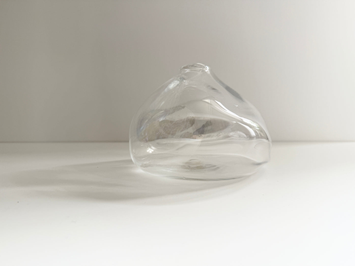 Minako Aiba(饗庭三七子)Artisanal Glass Flower Vase