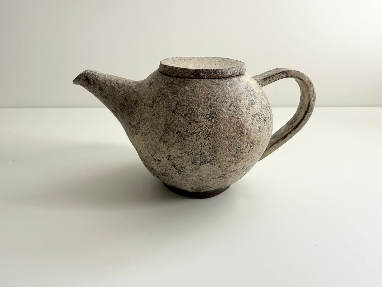 Taeko Kajihara (梶原妙子) Teapot - reddish tone