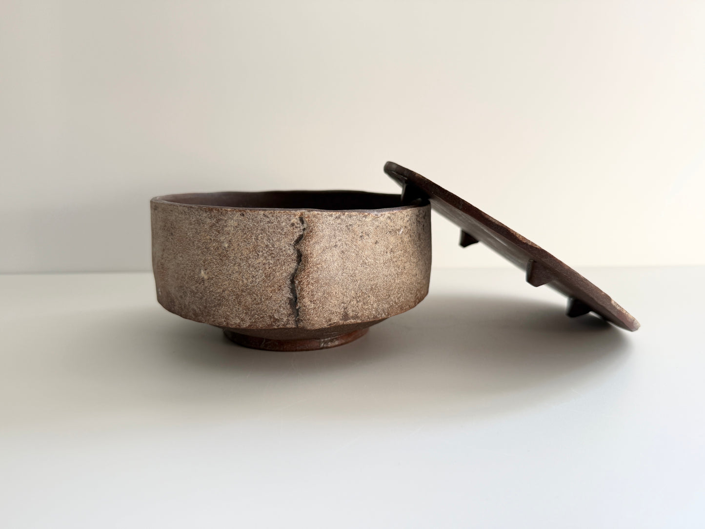 Taeko Kjihara (梶原妙子) Handmade Small Lidded Bowl