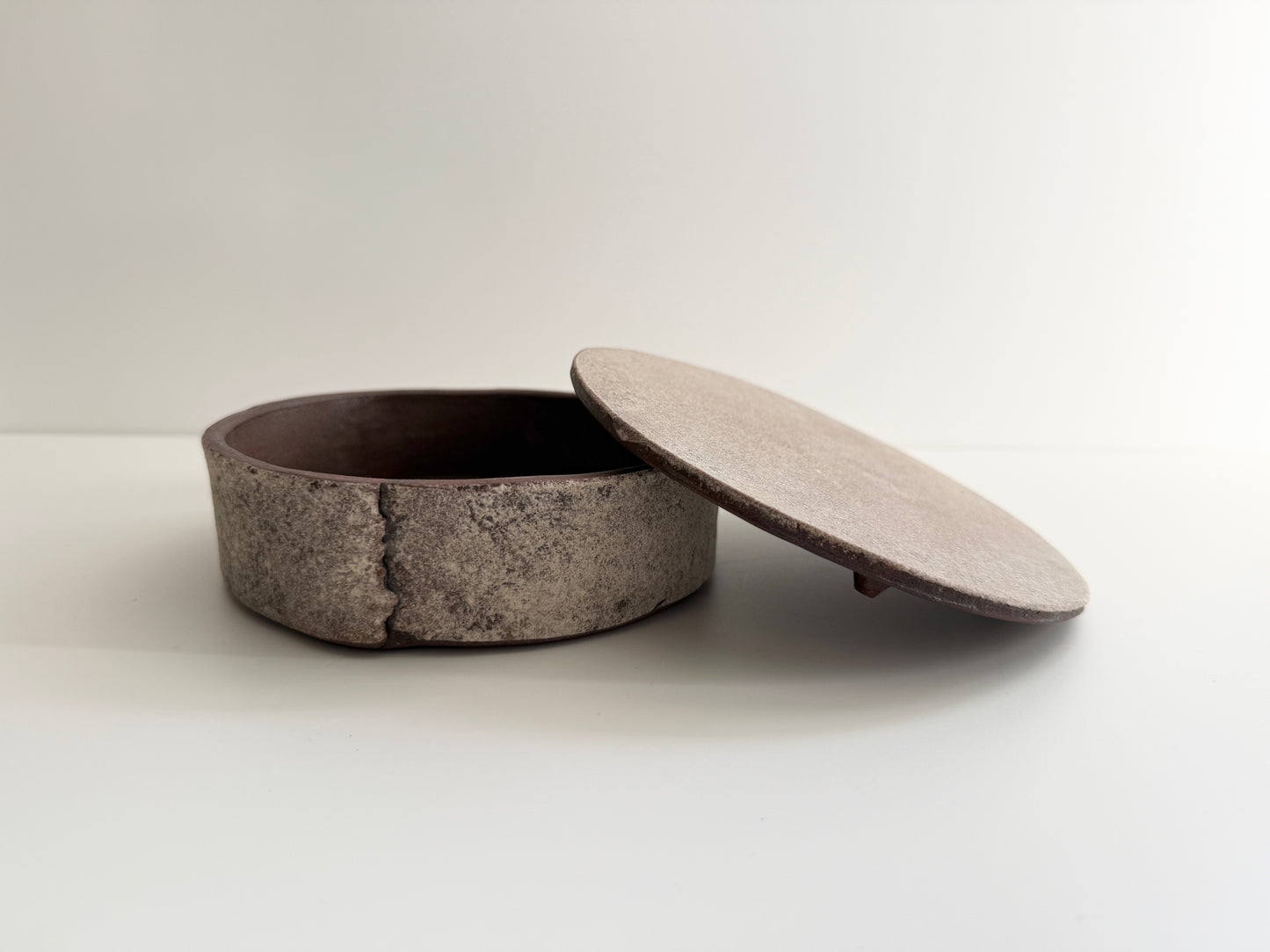 Taeko Kajihara (梶原妙子) Handmade Lidded Vessel