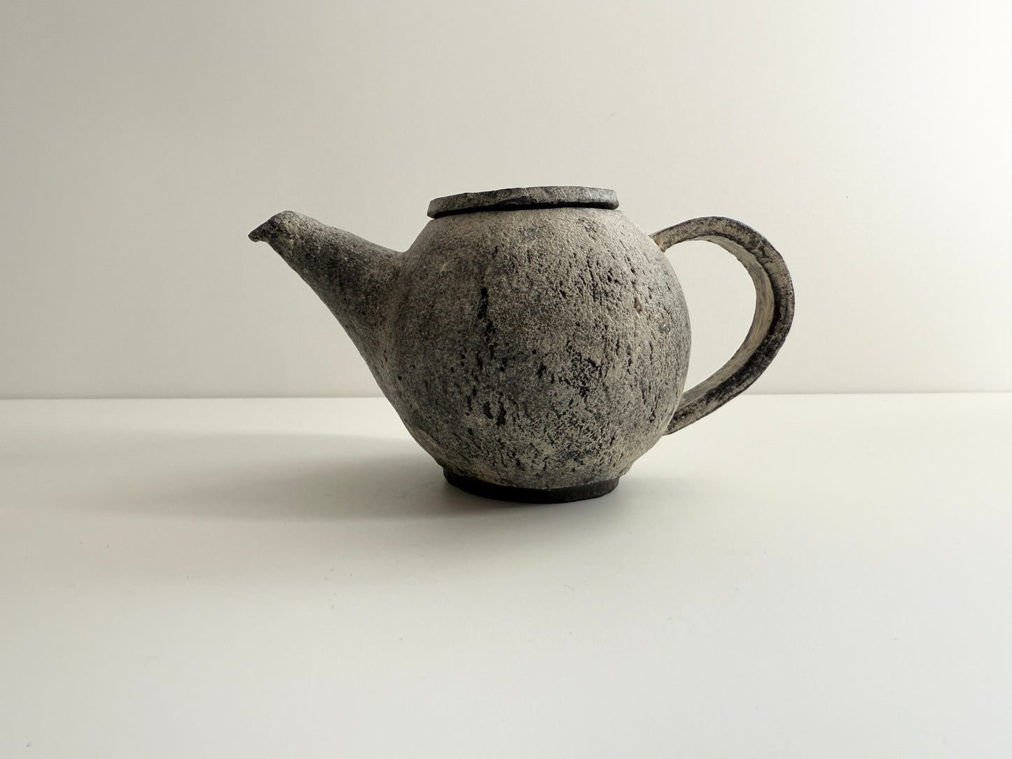 Taeko Kajihara (梶原妙子) Teapot- bluish tone