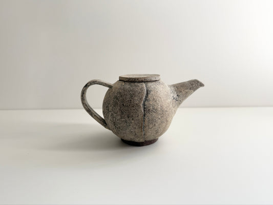Taeko Kajihara (梶原妙子) Teapot - reddish tone
