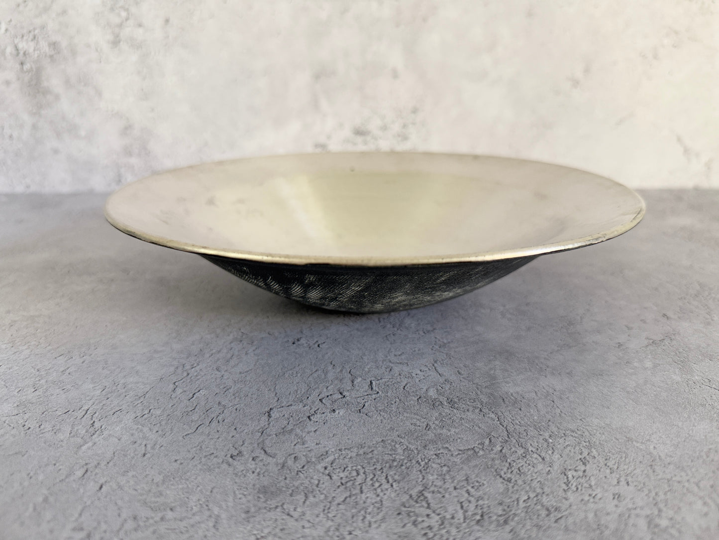Akira Tsuzuki(都築明)Handmade Ceramic Silver Bowl