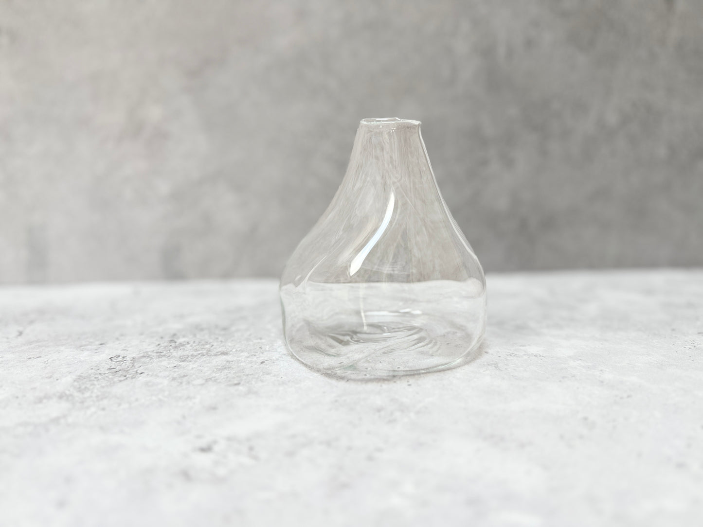 Minako Aiba(饗庭三七子)Handmade Glass Flower vase