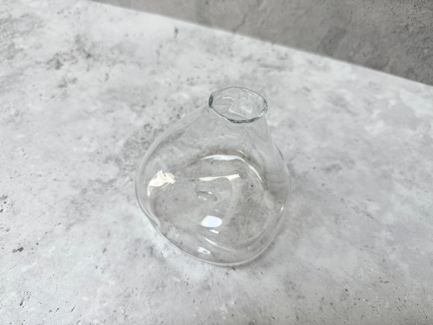 Minako Aiba(饗庭三七子)Handmade Glass Flower vase