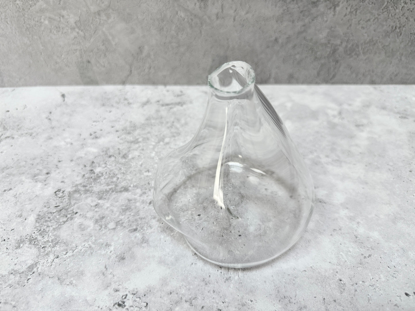 Minako Aiba(饗庭三七子)Handmade Glass Flower vase