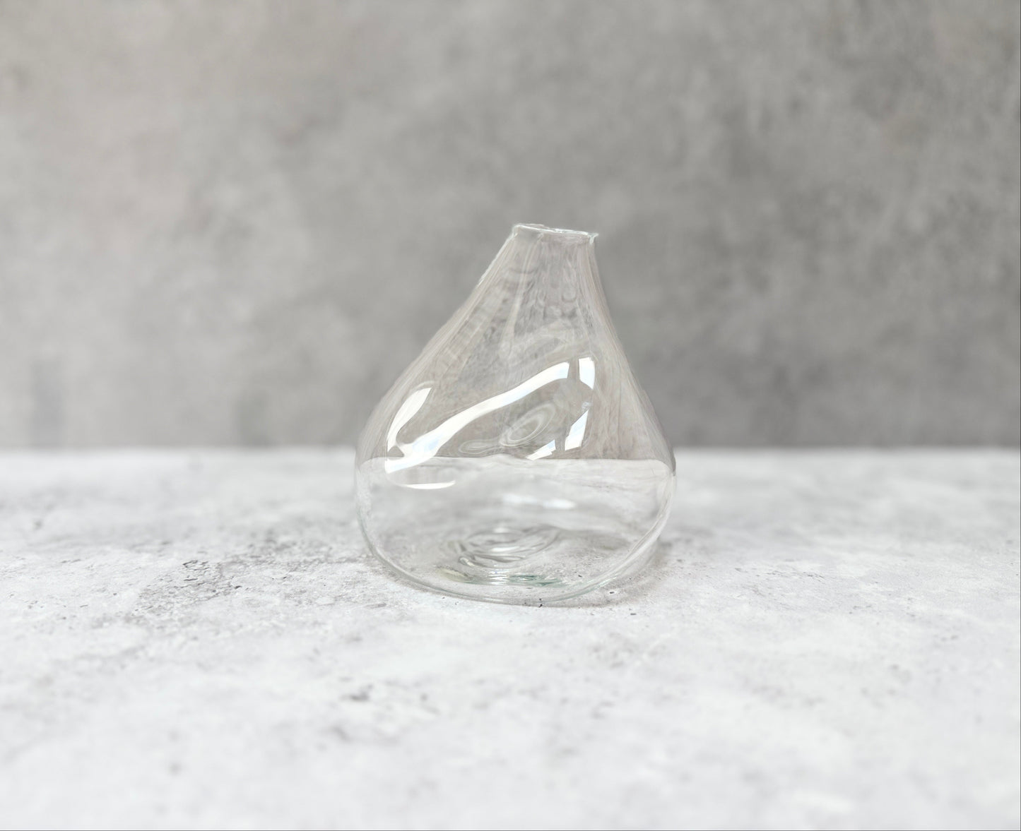 Minako Aiba(饗庭三七子)Handmade Glass Flower vase