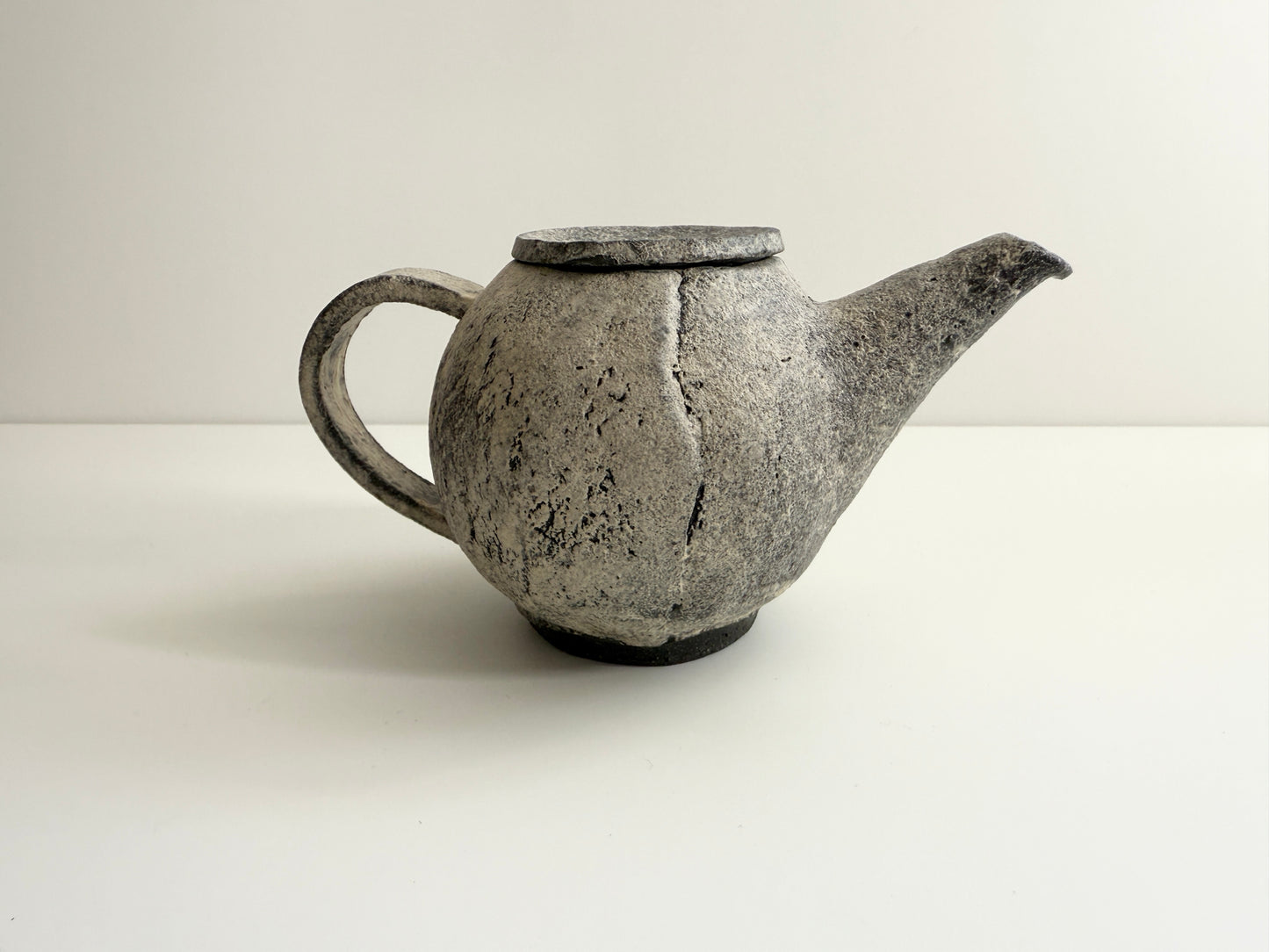 Taeko Kajihara (梶原妙子) Teapot- bluish tone