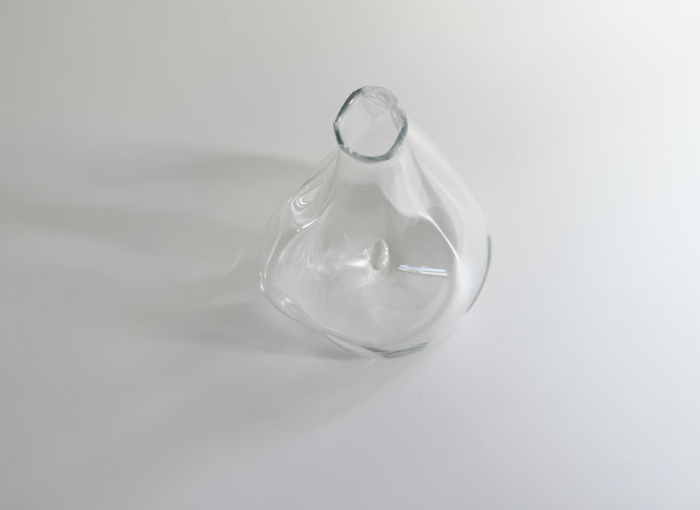 Minako Aiba（饗庭三七子）Handmade Glass Flower vase