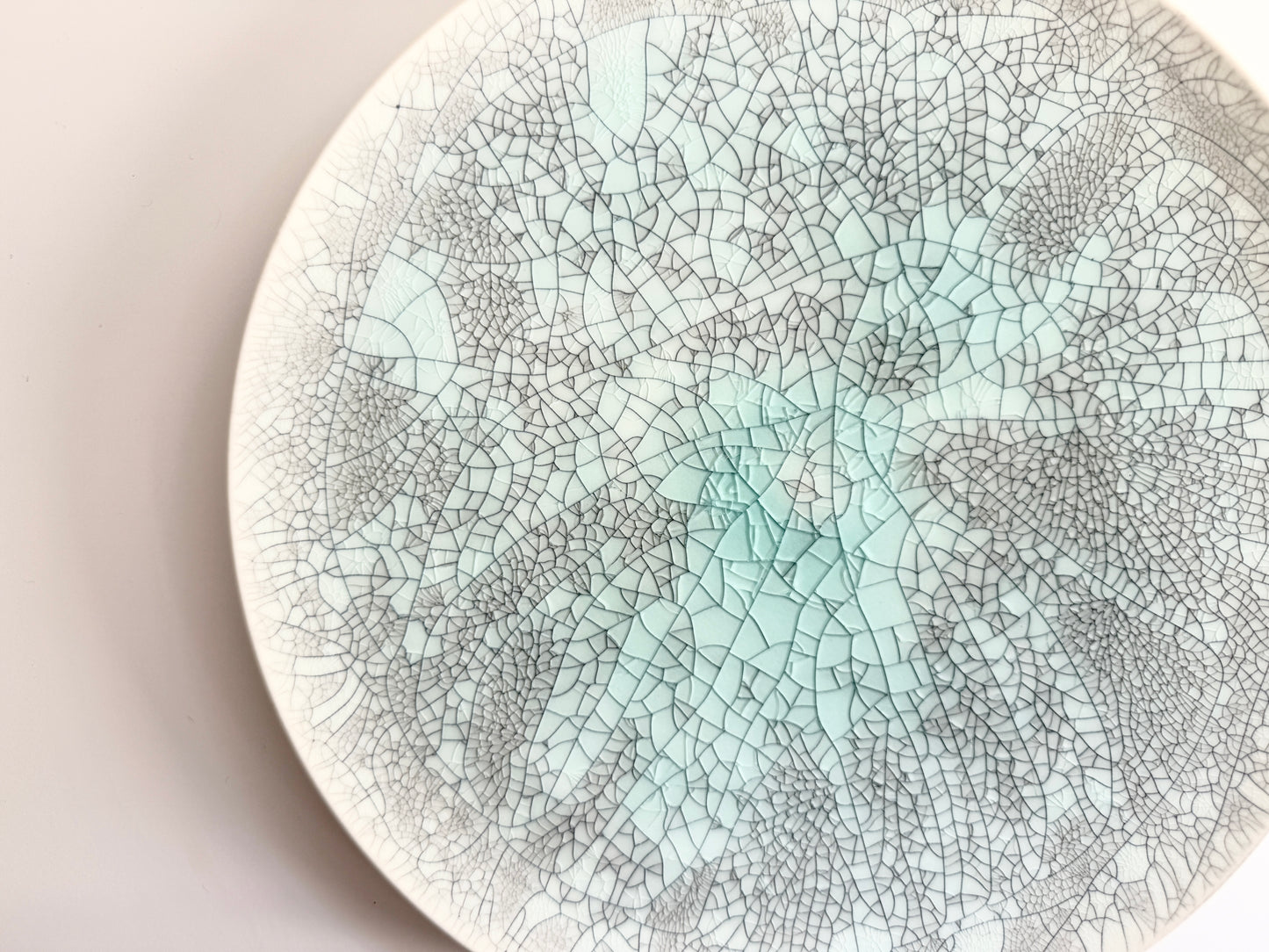 Saeko Fujiuchi（藤内紗惠子) Handmade Porcelain Plate